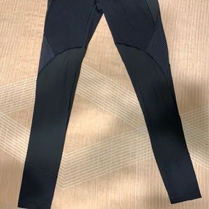 Victoria’s Secret workout leggings 7/8